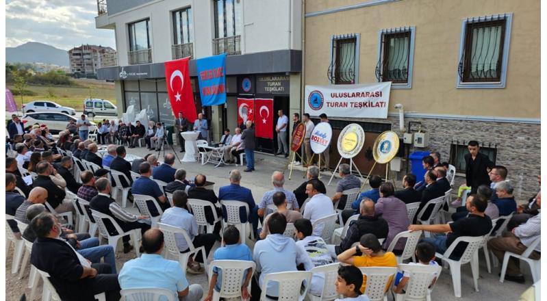 ULUSLARARASI TURAN TEŞKİLATI ŞEHİTLERİ VE AHRETE İNTİKAL EDEN GAZİLERİ YAD ETTİ.