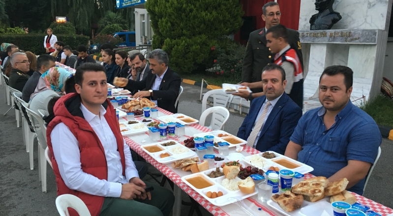 GÜRSÜ İLÇEMİZDE İFTAR YEMEĞİ