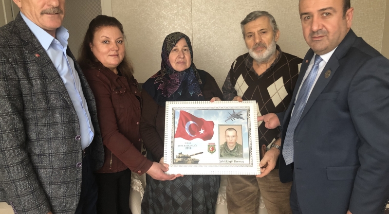 ŞEHİT AİLESİNİ ZİYARET