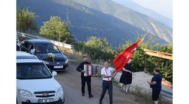 ŞENOL VE KARAKOLCU AİLELERİNİN MUTLU GÜNÜ